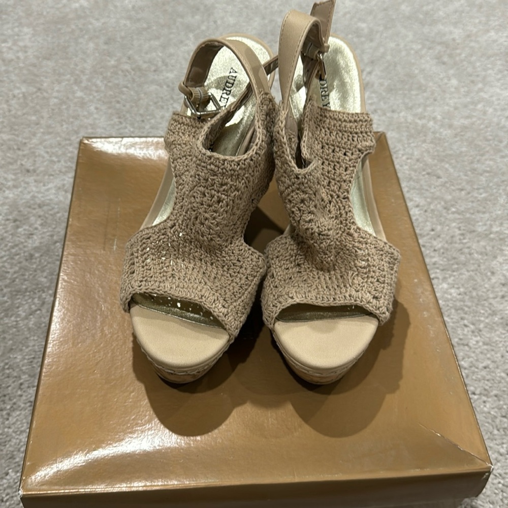 Tan wedges size 7